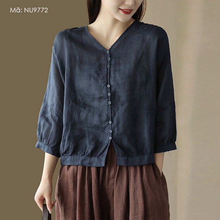 Áo sơ mi linen tay lửng cổ V thêu hoa văn retro - NU9770