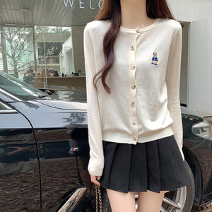 Áo khoác len cardigan dài tay cổ tròn thêu chú gấu - A605