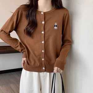 Áo khoác len cardigan dài tay cổ tròn thêu chú gấu - A605