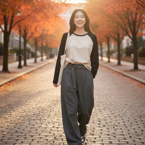 Áo T-shirt dài tay lệch màu cổ tròn in chữ nhỏ - A089