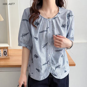 Áo sơ mi linen ngắn tay cổ tròn xếp ly thêu những chiếc lá - A877