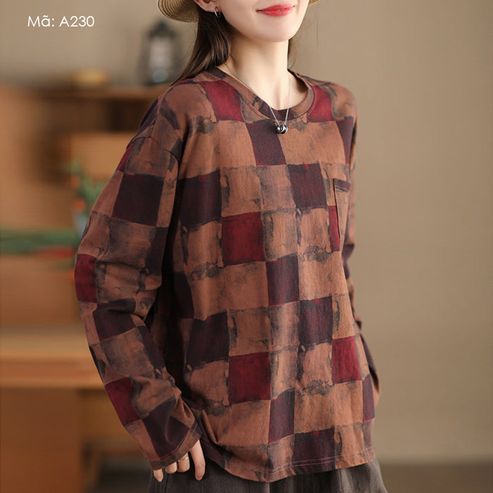 Áo T-shirt dài tay cổ tròn một túi in hoa văn - A230