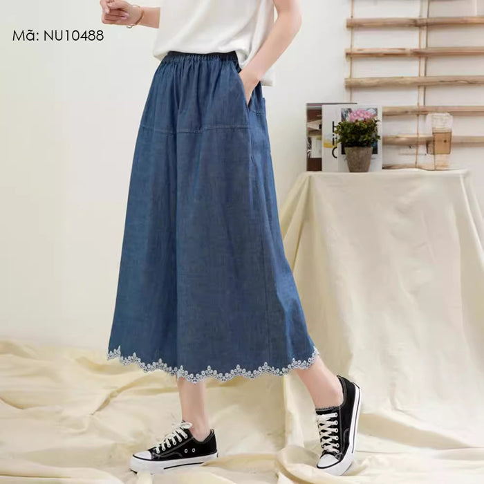 Quần baggy denim lửng lưng thun gấu thêu hoa văn lượn sóng - NU10488