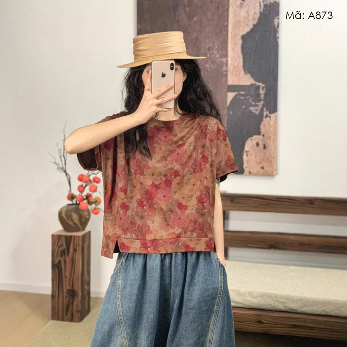 Áo T-shirt ngắn tay cổ tròn in hoa lá vạt xẻ - A873
