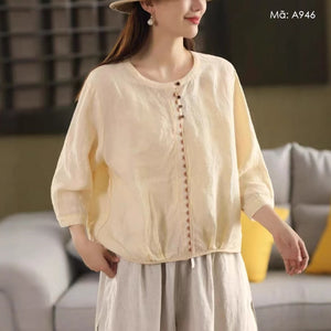 Áo sơ mi linen tay lửng cổ tròn kiểu phối khuy tròn - A946