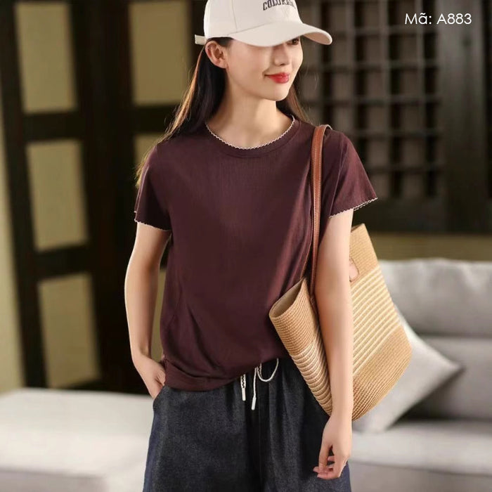 Áo T-shirt ngắn tay cổ tròn thêu viền lượn sóng - A883