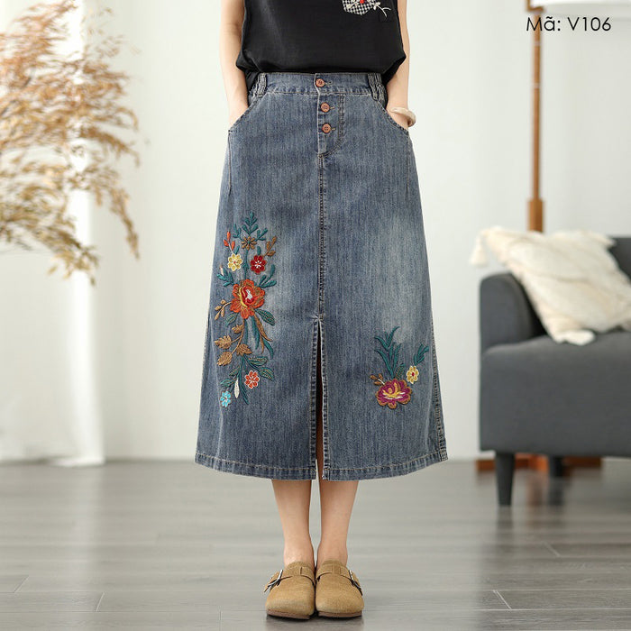 Chân váy denim lưng thun thêu hoa lá vạt xẻ trước - V106