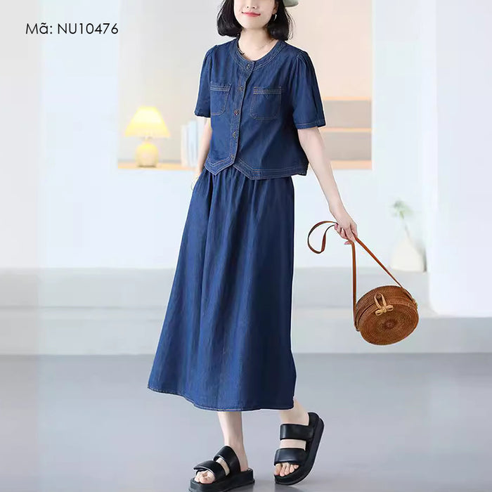 Bộ đồ denim gồm áo sơ mi ngắn tay cổ tròn hai túi vuông và chân váy - B002