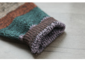 Áo len đan móc dài tay cổ tròn kẻ sọc màu sắc - NU9395