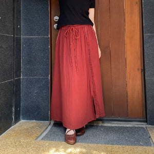 Chân váy linen retro lưng thun vạt xẻ đơn sắc - V115